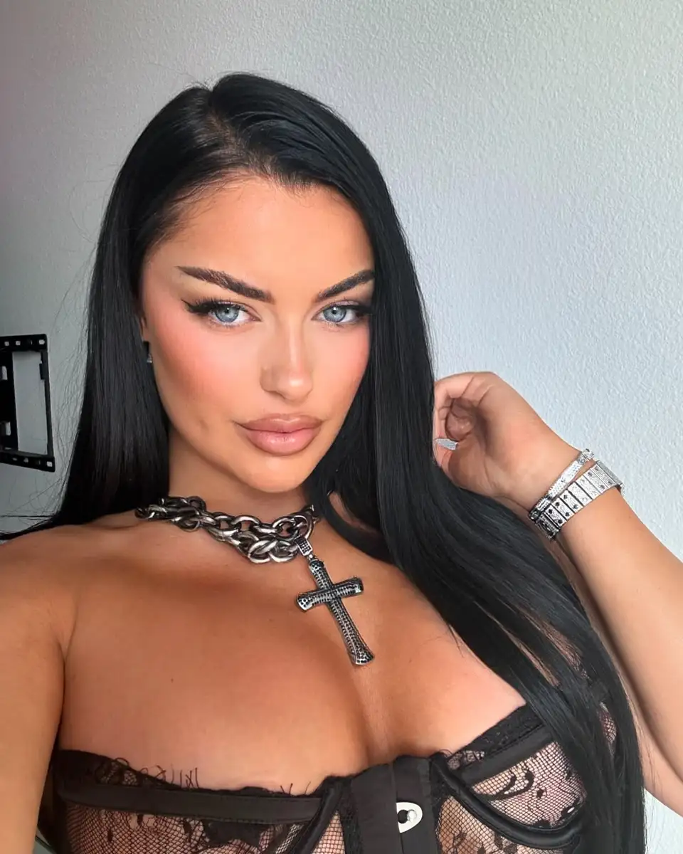 Зира эскорт в городе Москва